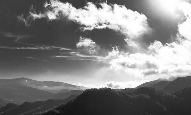 how 2579xao6 python code is run