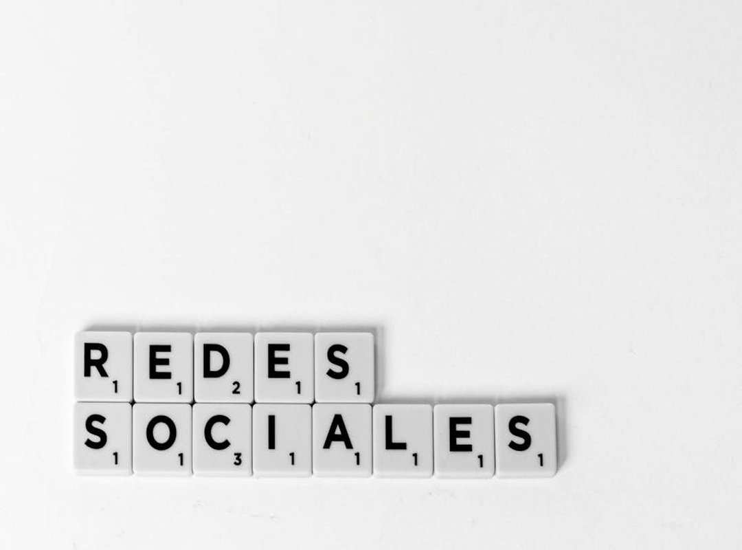 Creating Your Own 'Rebeldes Buenos Días' Content